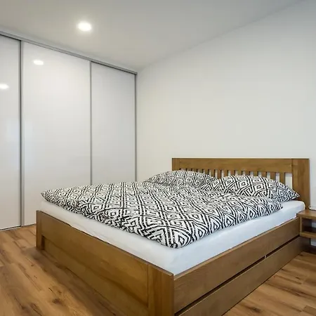 1-new 1min From Center Apartmán