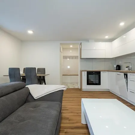 1-New Apartment 1Min From Center *