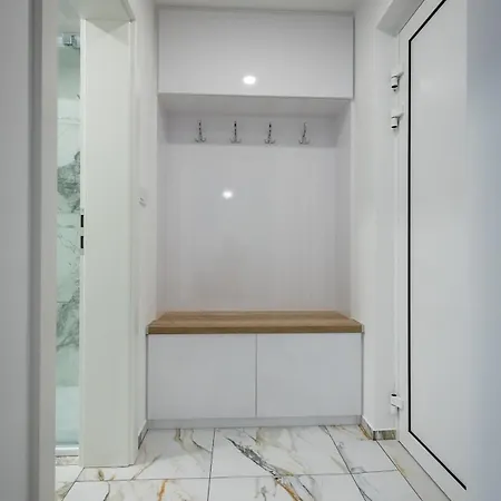 1-New Apartment 1Min From Center